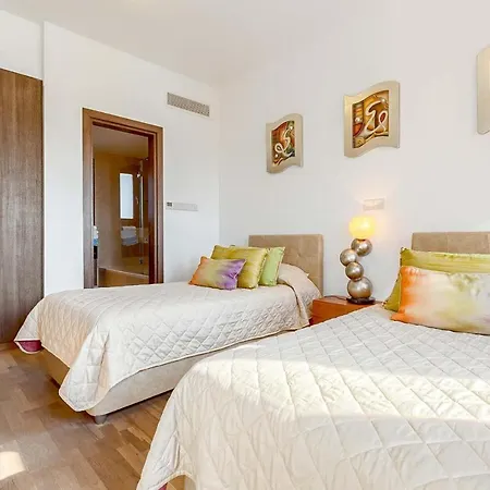 Apartman Alexander Heights Premium Ar11 Kúklia